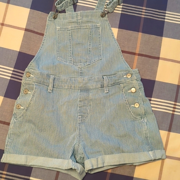 Overall shorts - Picture 1 of 5
